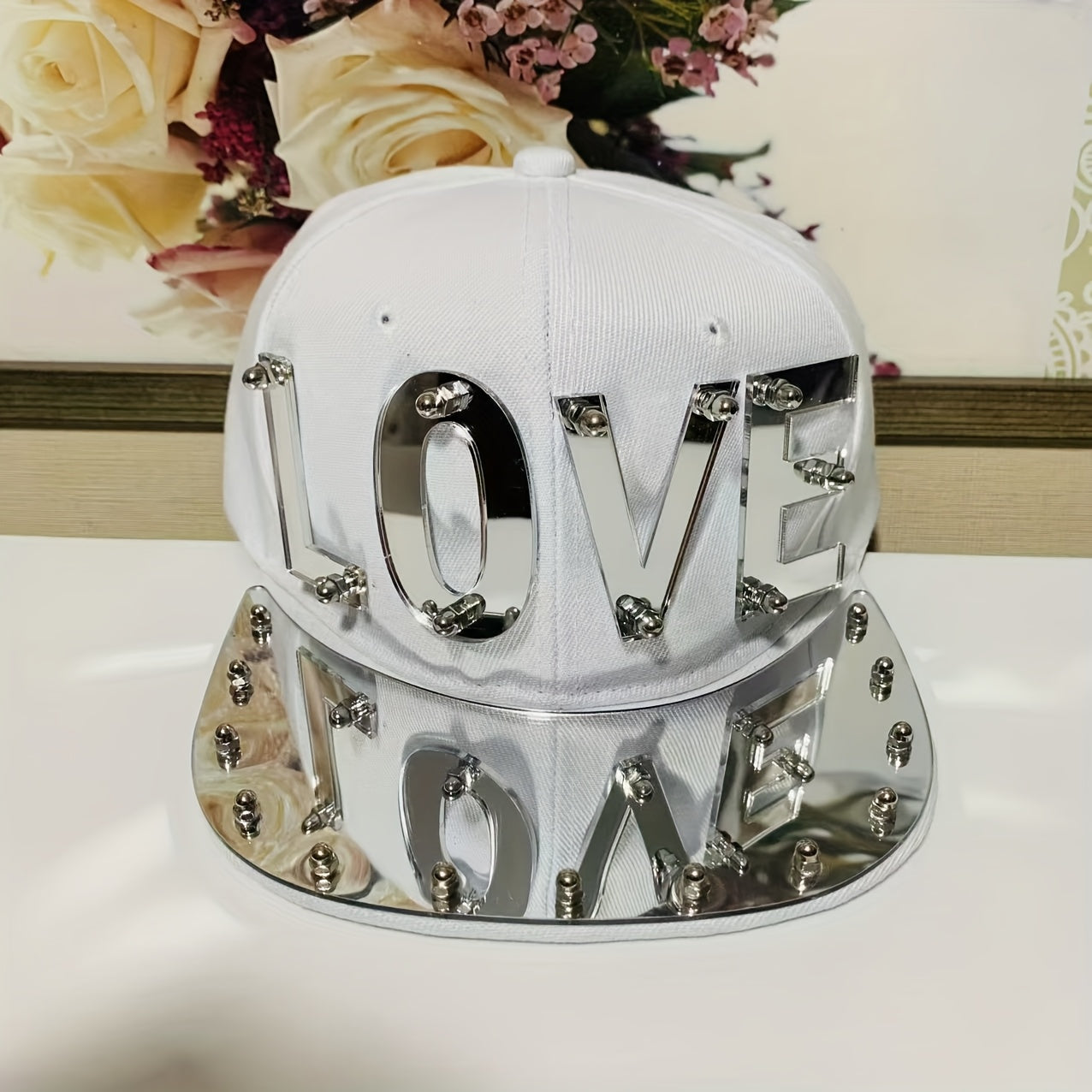 New Personalized Acrylic Letter Flat-Brimmed Punk Handmade Street Dance Baseball Cap for Both Men And Women.