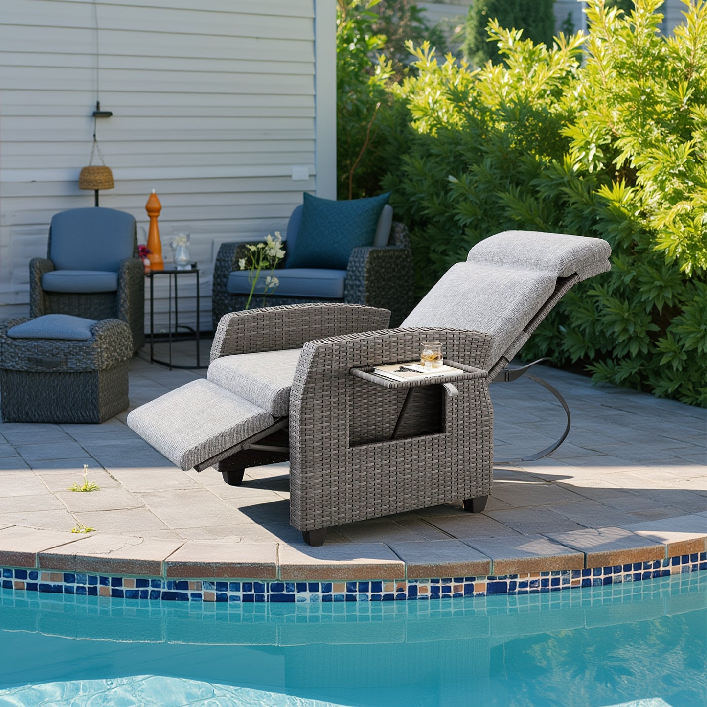 All-Weather PE Wicker Outdoor Recliner Chair with Adjustable Backrest & Footrest, Pop-Up Table & Air Pump Included - Heavy-Duty Patio Lounge Chair, Easy Assembly, Reclines to 155° Lay Flat (for poolside,, Balcony) - Low