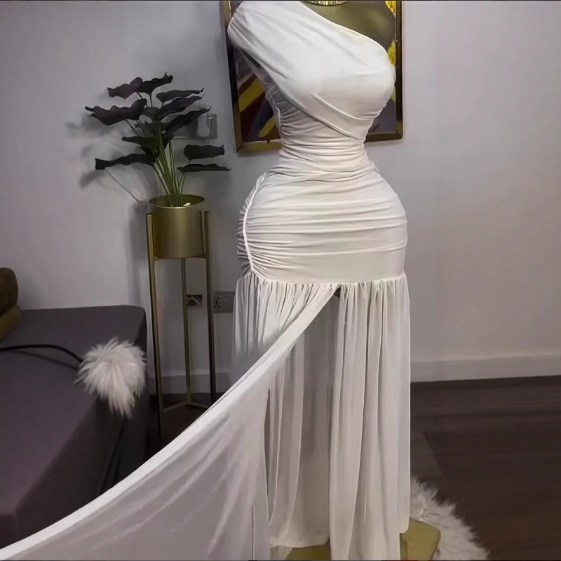 Elegant Mermaid/Trumpet Long Dress - Sleeveless Asymmetrical Slanted Collar & Slit Hem, Slim Fit -Length Party Wedding Guest Gown, Prom Dress for Themed Events, Daily Wear (No Feathers)