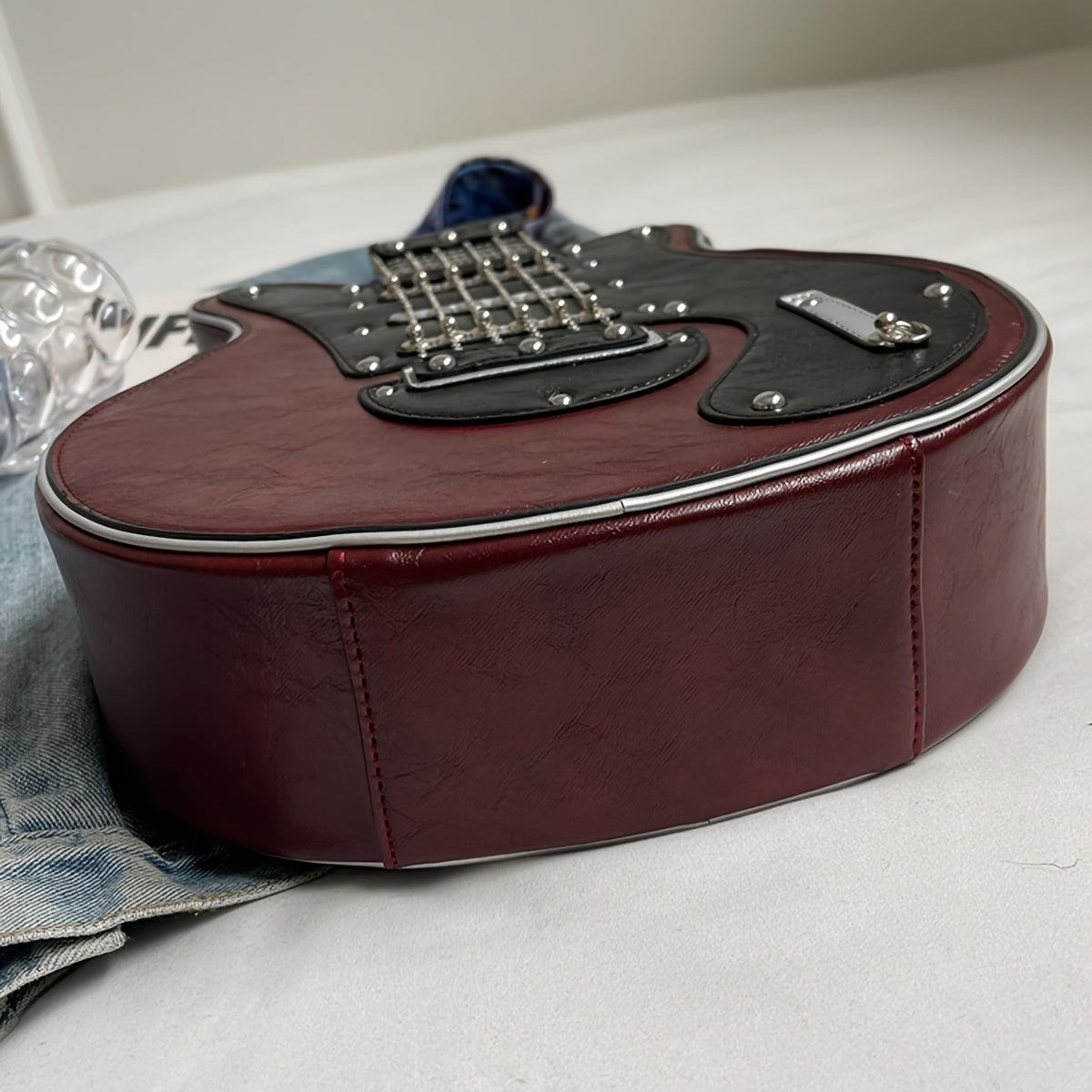 Y2K Retro Guitar Crossbody Bag - Lightweight Shoulder Bag with Chain & Rivet Accents, Removable Strap, Zipper Closure, Polyester Lining for Street Fashion & Daily Use, Musicthemed Accessory, Durable Zipper Closure