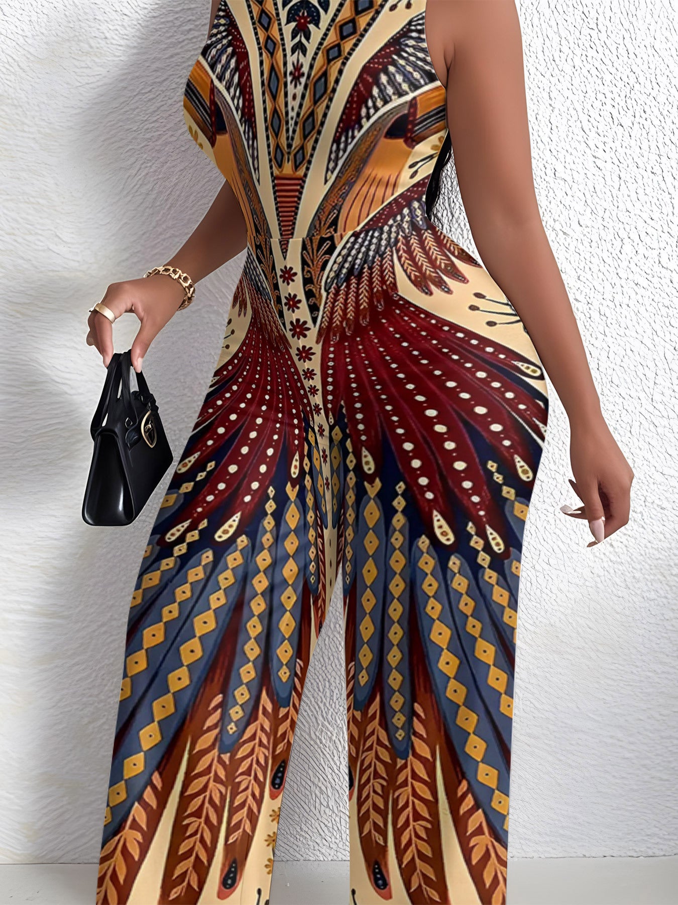 A Stylish Women'S Jumpsuit Featuring a Vibrant Print, Designed to Be Form-Fitting And Alluring, Made from a Light And Comfy Fabric, Perfect for Beach Trips, Summer Getaways, And Casual Outdoor