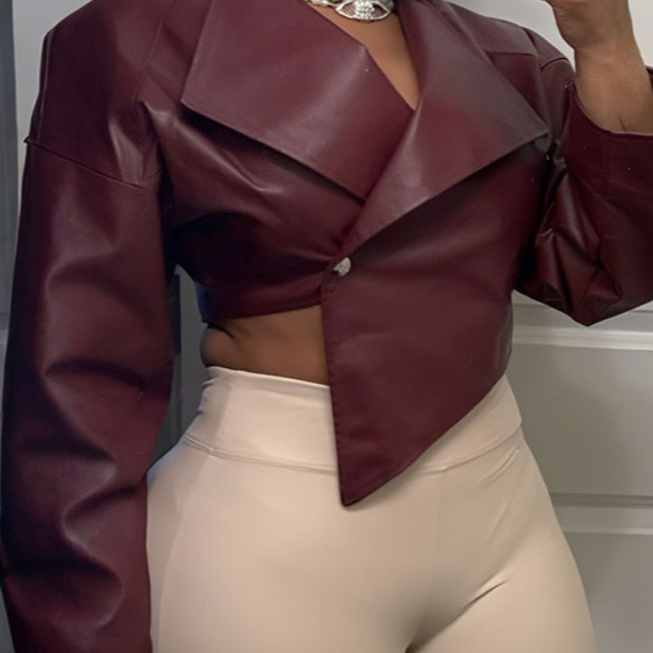 Beltless Short Crop Jacket for Women Featuring an Asymmetrical Hem, Notched Collar, And Single Button Closure, Designed As a Structured Winter Blazer Ideal for Layering in Women'S Fashion.
