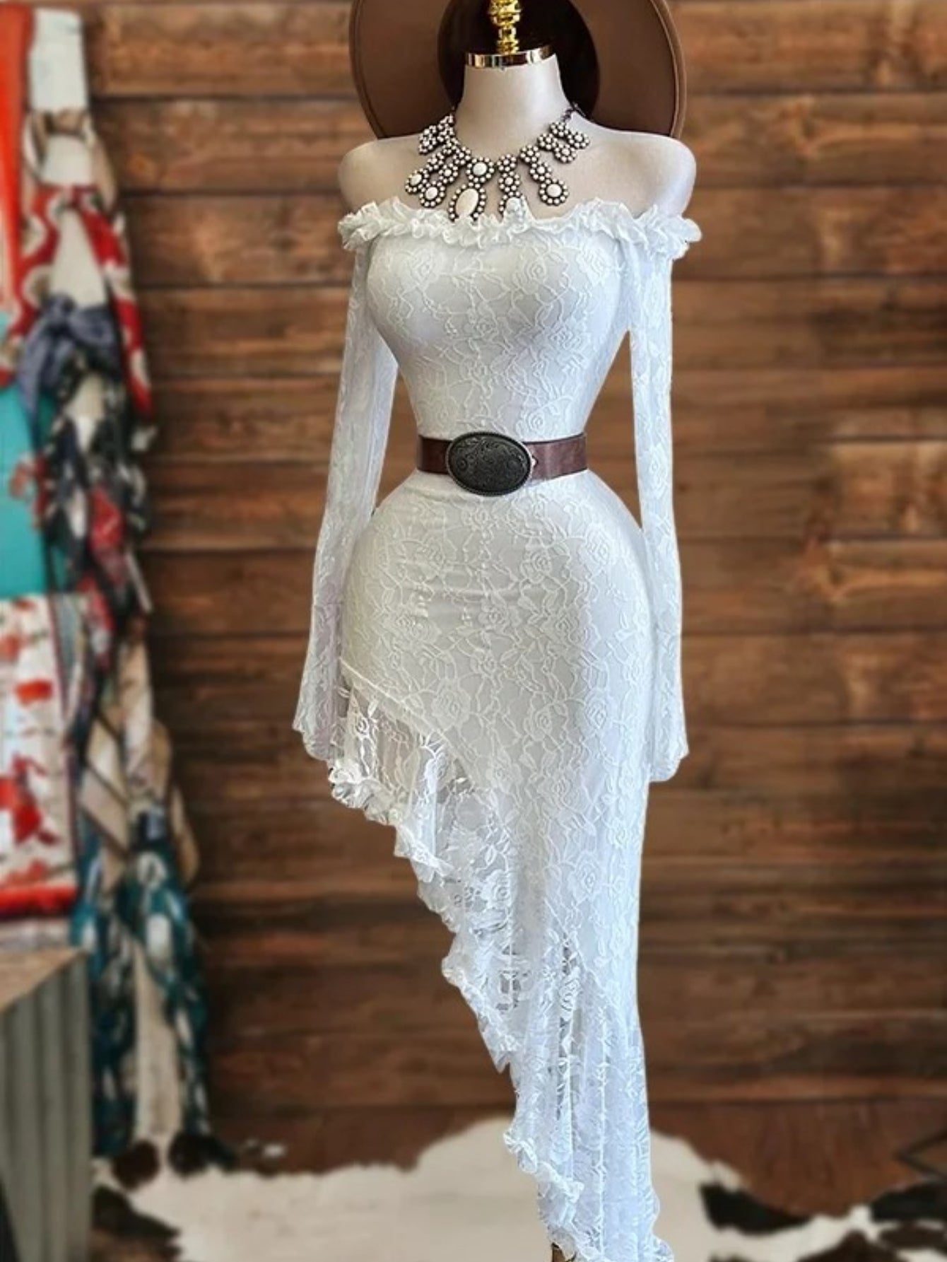 Women's Elegant Western White Lace Off-the-Shoulder Strapless Dress - Asymmetric Slit Mermaid & train Dress for Weddings, Proms, Galas - Machine Washable Formal Gown (All-Season)