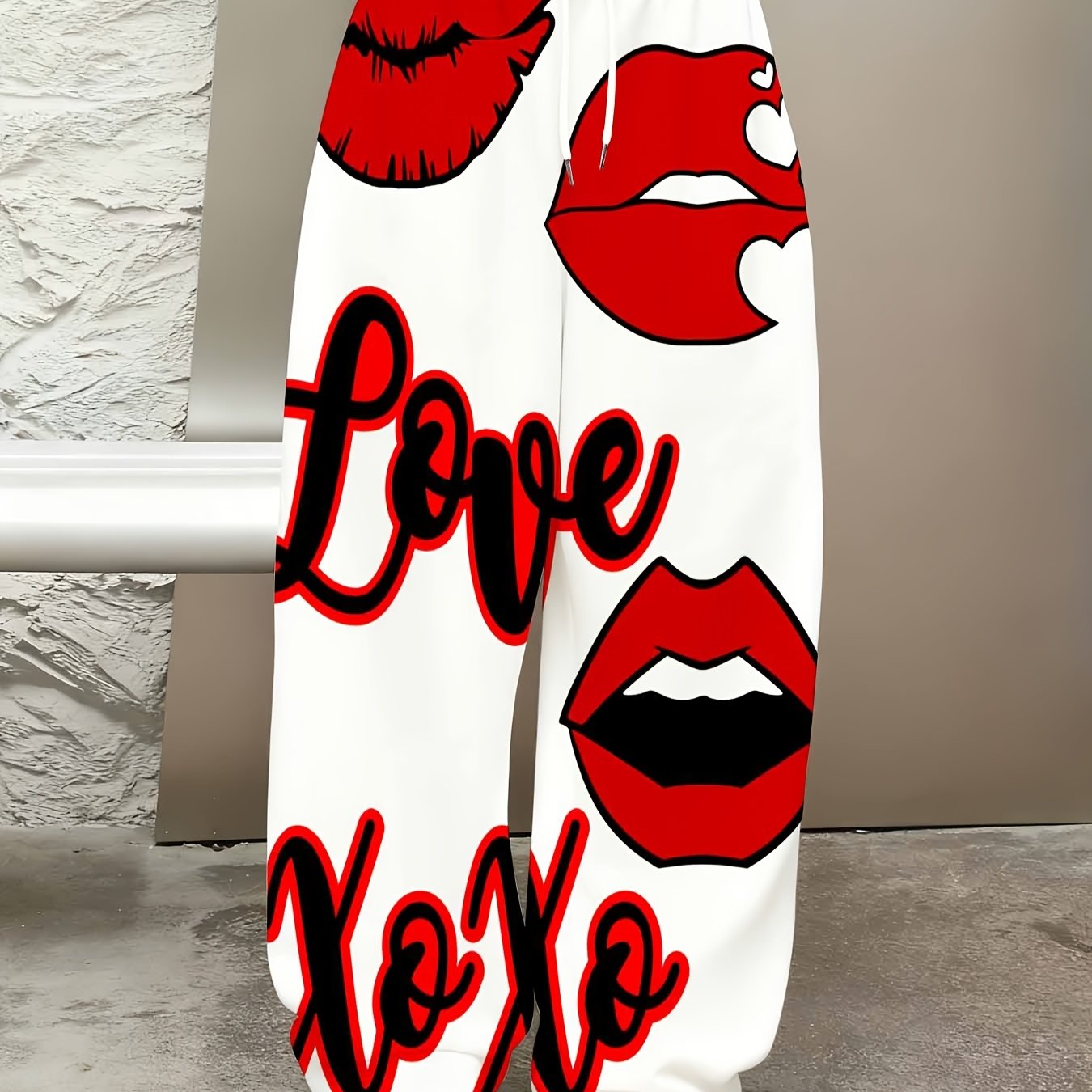 Love XoXo Printed Women's Sweatpants with Red Lips Design Casual Loose Fit Pants Fashion Streetwear Style Comfortable Joggers for Women
