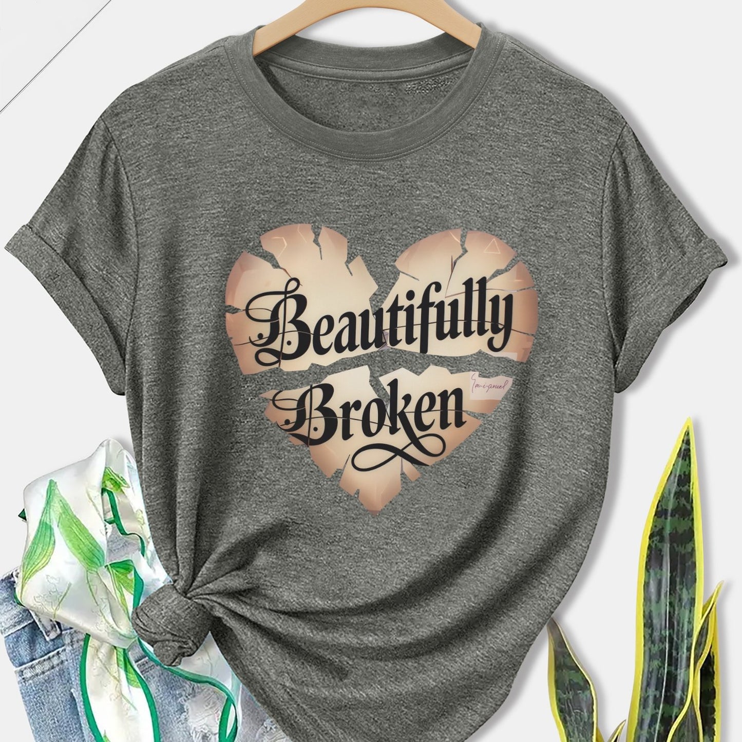Women'S Olive Green Butterfly & Heart Print "Beautifully Broken" T-Shirt - Casual Streetwear Round Neck Short Sleeve Top, Breathable All-Season Comfort Fit for Gym, Training & Casual Attire with Motivational Slogan Design, Lo