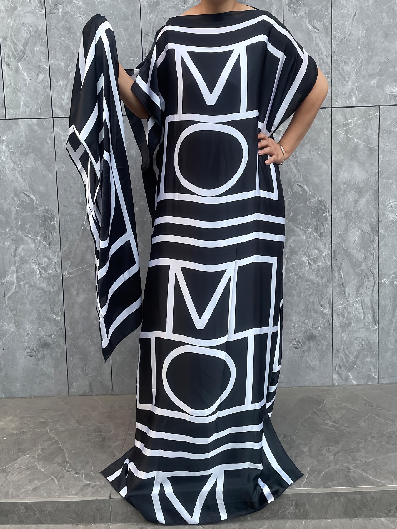 Plus Size Geometric Print Kaftan Dress - Flattering Modest Crew Neck, Comfortable Short Sleeves, Flowy Maxi Silhouette - Designed for Curvy Women, Plus Size Clothing for a Confident Fit, Party Dress|Geometric Print|Comfortabl