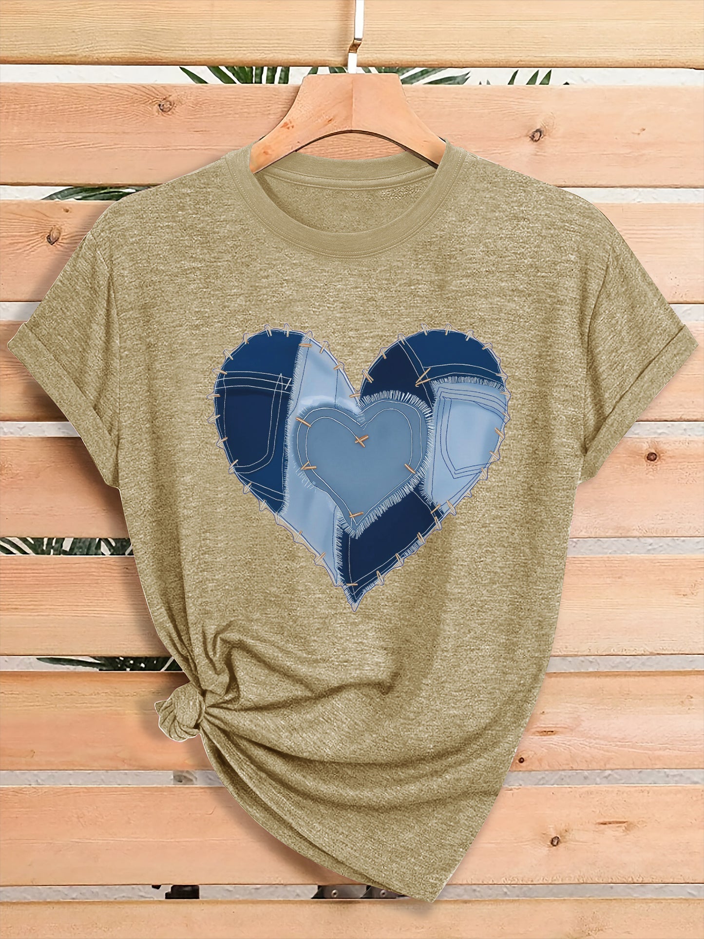 Women'S Fashion Graphic Tee, Theme Party Outfit, Local Warehouse Item, T Shirt For Women, Women Clothing Style, Heart Print Casual Top, Comfortable Blend Fabric, Breathable, All-season, Crew Neck, Short Sleeve, Machine Washab