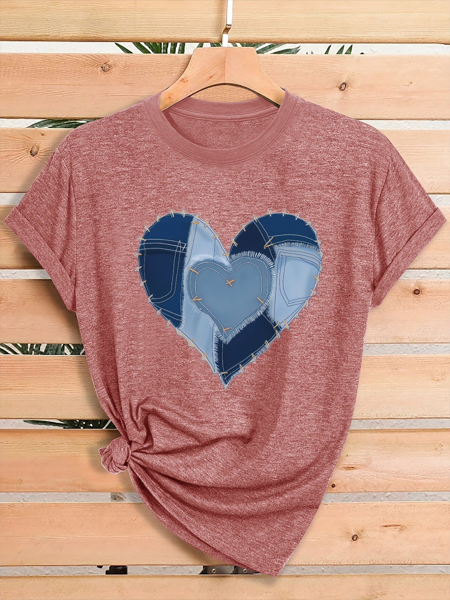 Women'S Fashion Graphic Tee, Theme Party Outfit, Local Warehouse Item, T Shirt For Women, Women Clothing Style, Heart Print Casual Top, Comfortable Blend Fabric, Breathable, All-season, Crew Neck, Short Sleeve, Machine Washab
