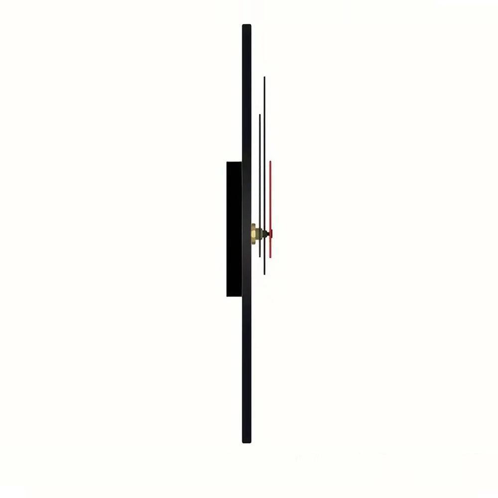 The 2D Plane "Welcome to Our Joint Space And Relax!" Four-Leaf Clover-Themed Wall Clock Features a Silent Quartz Movement. It Is an Ideal Choice for Wall Decoration, an Excellent Gift for Birthdays, Christmas And Halloween