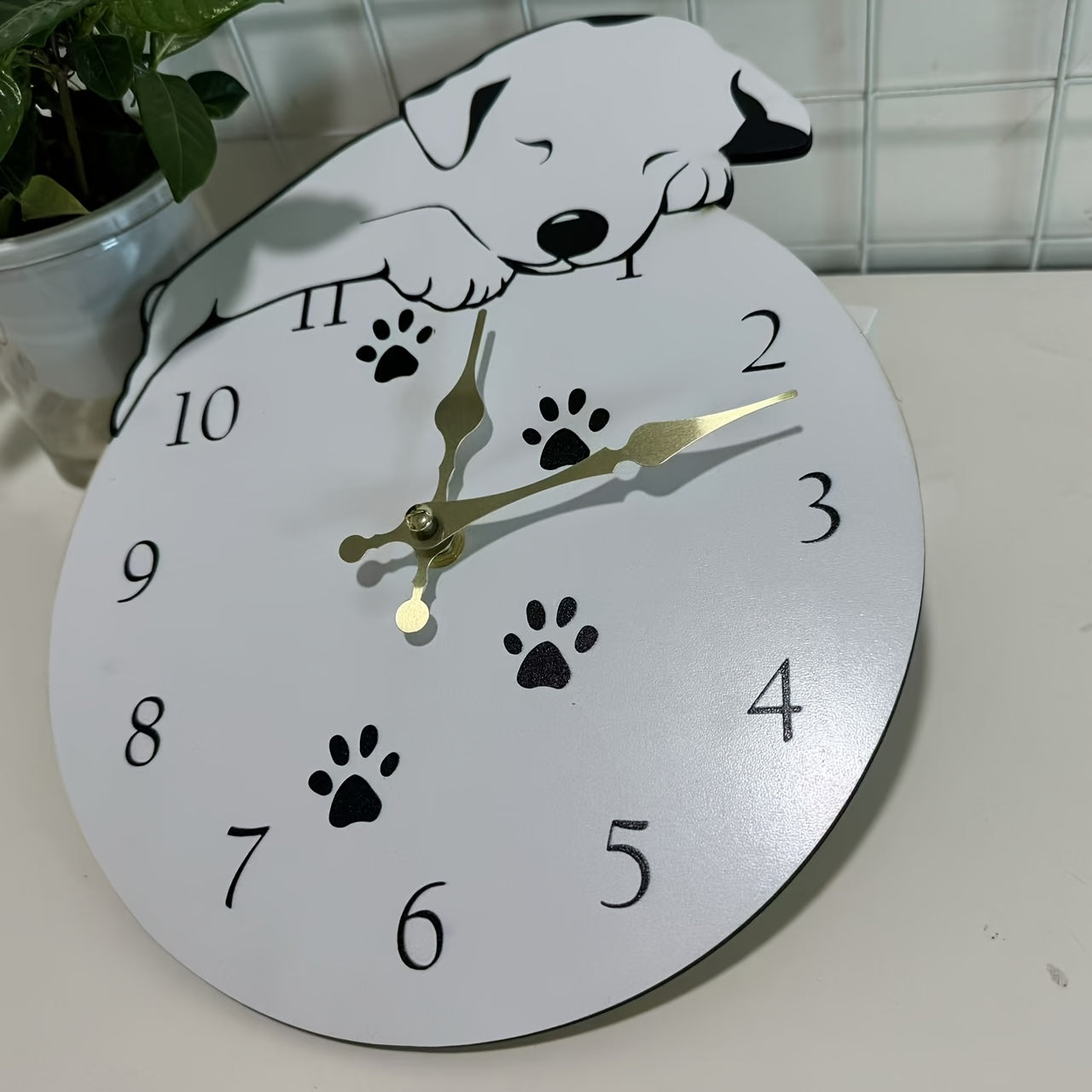 1pc Silent Wooden Wall Clock with Cute Dog Paw Design, Irregular Shape, Non-Ticking Decorative Timepiece for Living Room, Bedroom, Office, Kitchen, Bathroom - AA Battery Operated (Battery Not Included), Bedroom Wall Clock | U